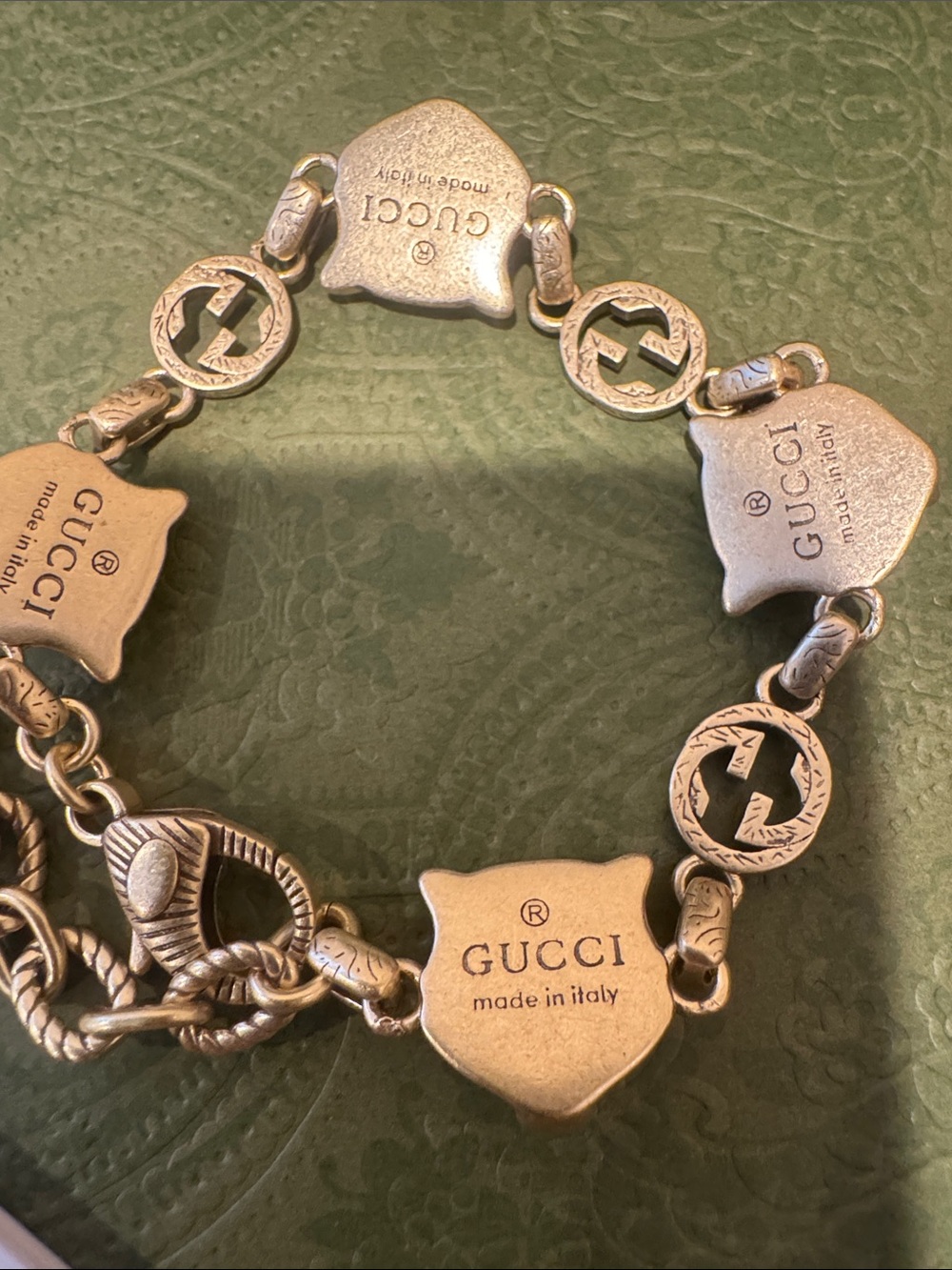 Gucci Silver Wolf Head and Logo Link Bracelet - Picture 5 of 8